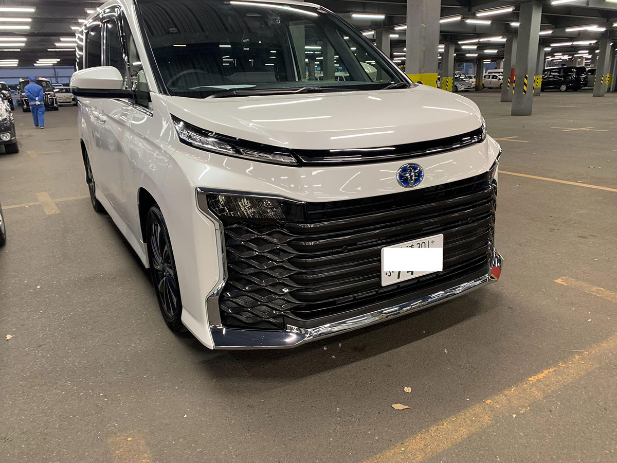 2023 Toyota Voxy